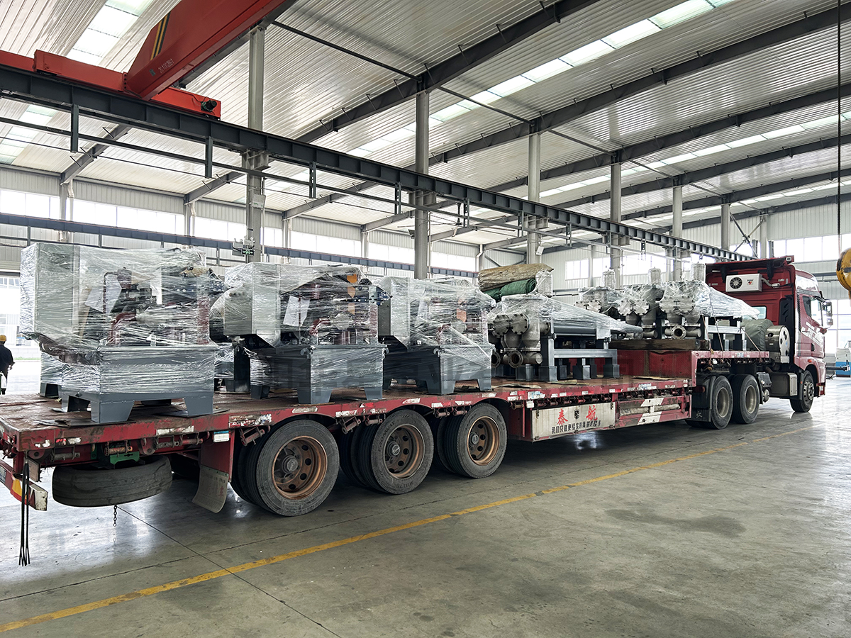 卧式(shi)柱塞(sai)泵發(fa)貨 卧(wo)式柱(zhu)塞泵(beng)發貨(huo)