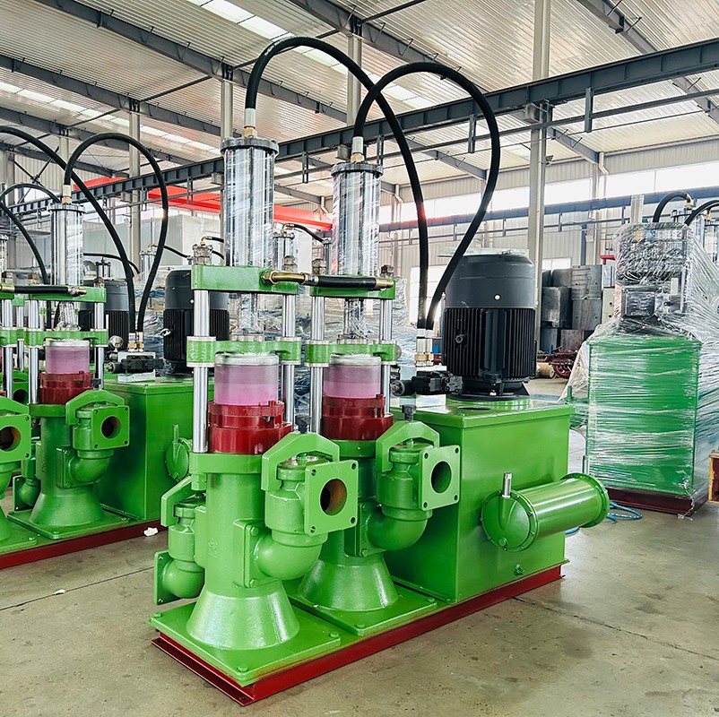 YB200液(ye)壓陶(tao)瓷柱(zhu)塞泵(beng)4